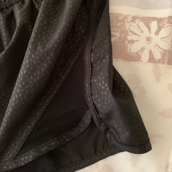 shorts - Picture 2 of 3